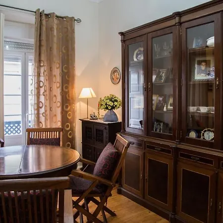 Privatunterkunft Edificio Nobre Algés